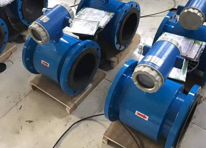 Intelligent electromagnetic flowmeter which good